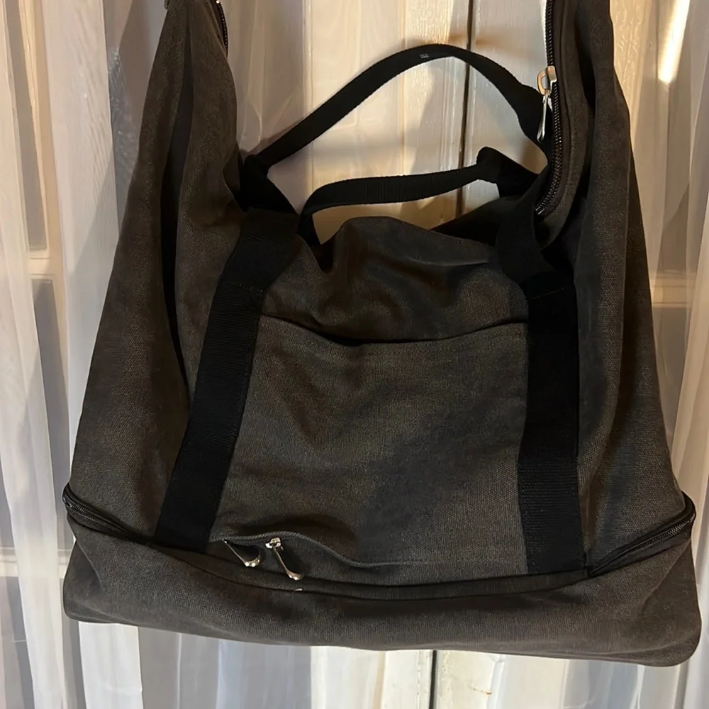 Lo & Son Canvas Weekender Tavel Bag Adult Small 16” H X 18”W X 8.5” D